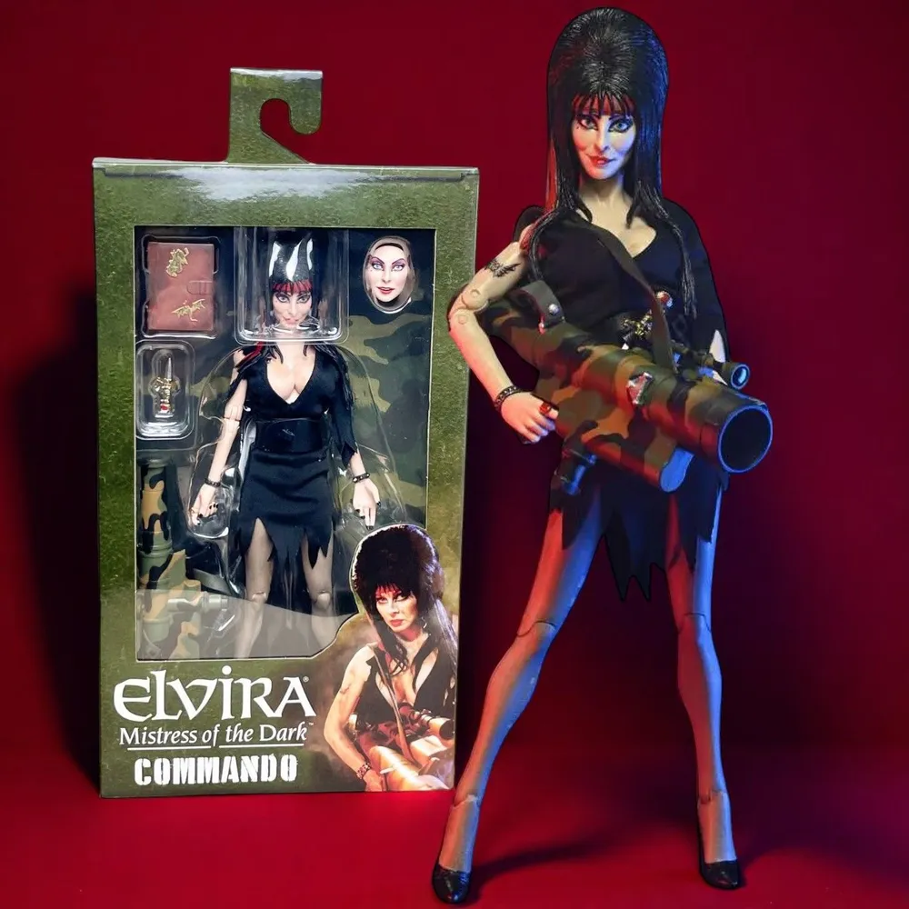 Фигурка Commando Elvira — Neca Clothed Deluxe Figure