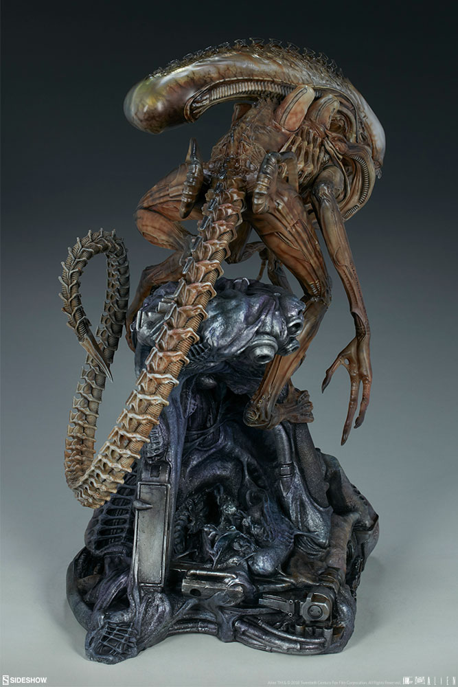 Alien-Warrio-Mythos-Statue-002.jpg