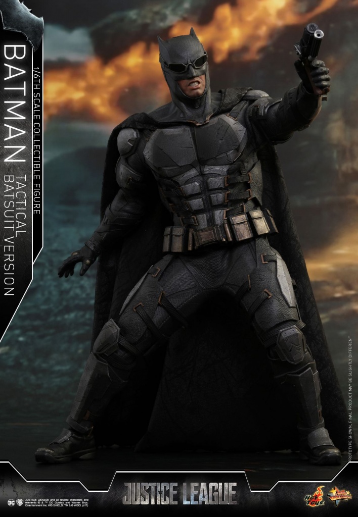Hot-Toys-Justice-League-Tactical-Suit-Batman-009.jpg