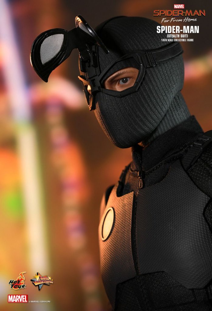 Фигурка Спайдермен Stealth Suit от Hot Toys 4.jpg