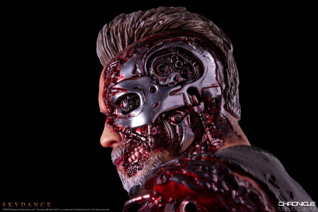 Terminator-Dark-Fate-T-800-Statue-012.jpg
