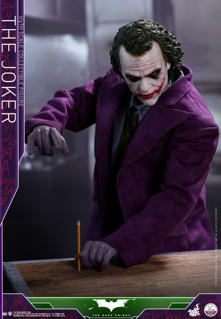 Hot-Toys-Dark-Knight-Quarter-Scale-Joker-016.jpg