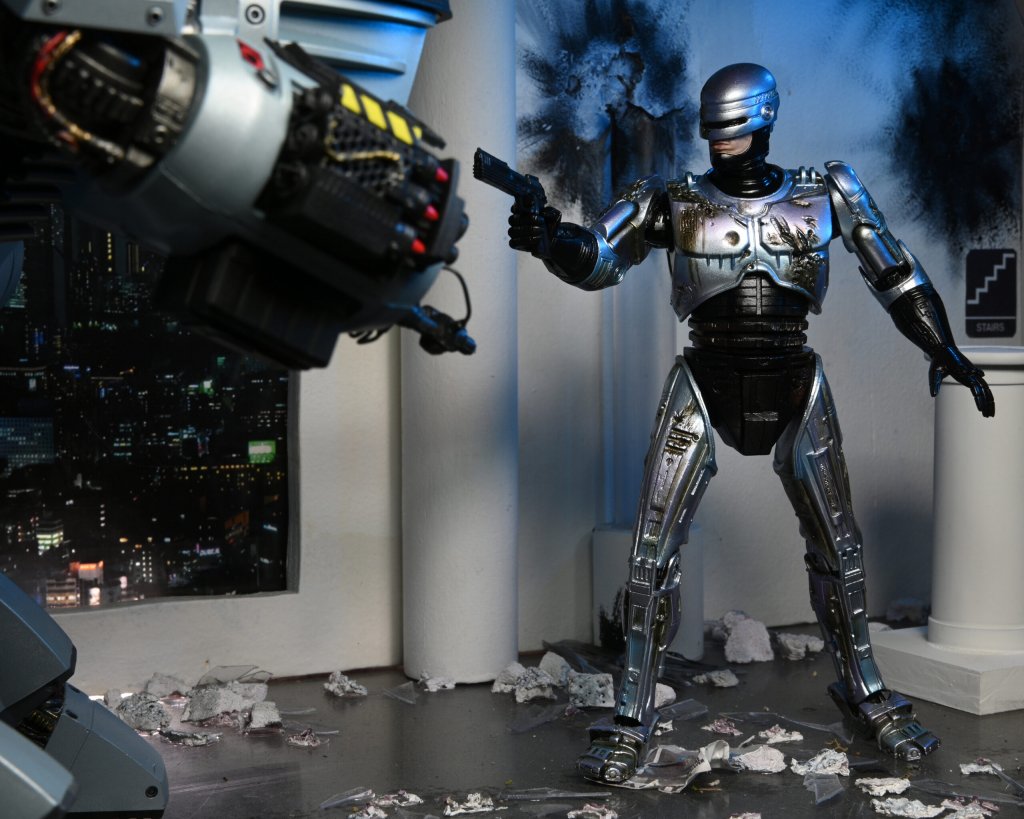 Фигурка Робокоп — Neca Robocop Ultimate Battle-Damaged w Chair 3.jpeg