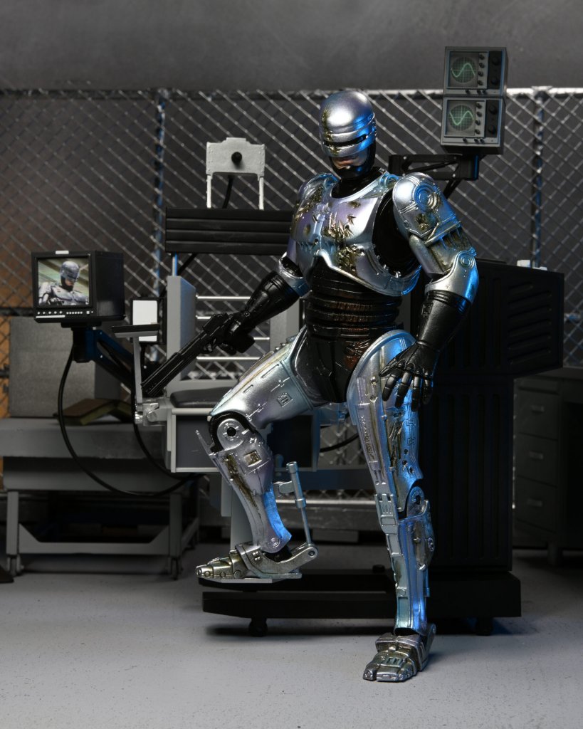 Фигурка Робокоп — Neca Robocop Ultimate Battle-Damaged w Chair 20.jpeg