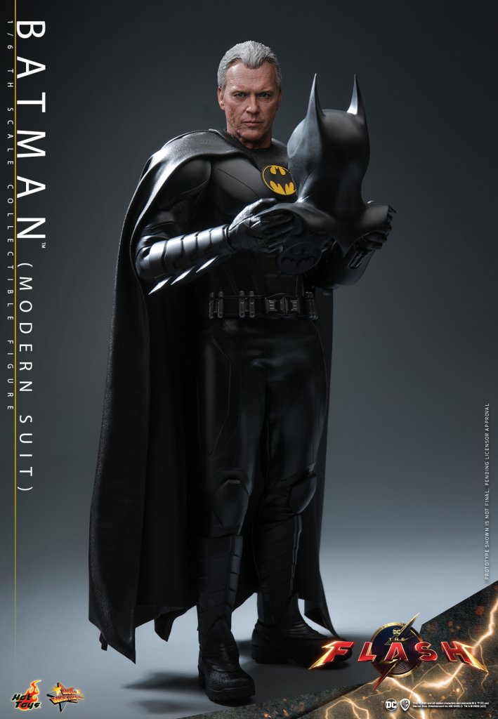 купить Фигурка Бэтмен — Hot Toys MMS712 Flash Batman Modern Suit 2023 1:6 4.jpeg