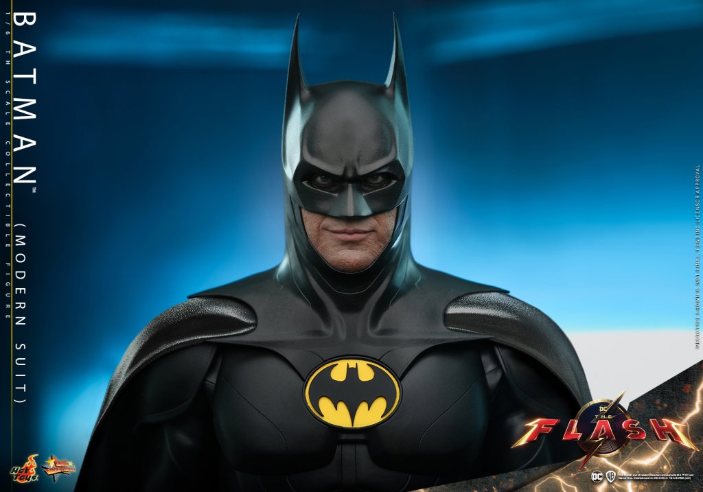 купить Фигурка Бэтмен — Hot Toys MMS712 Flash Batman Modern Suit 2023 1:6 16.jpeg