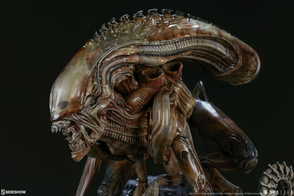 Alien-Warrio-Mythos-Statue-008.jpg