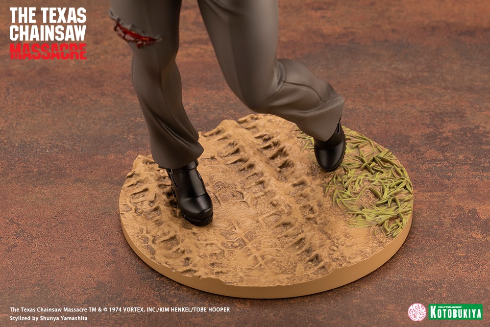Купить Kotobukiya The Texas Chainsaw Massacre – Leatherface Dance Bishoujo Statue (11).jpg