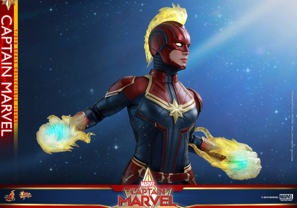Hot-Toys-Captain-Marvel-Figure-009.jpg