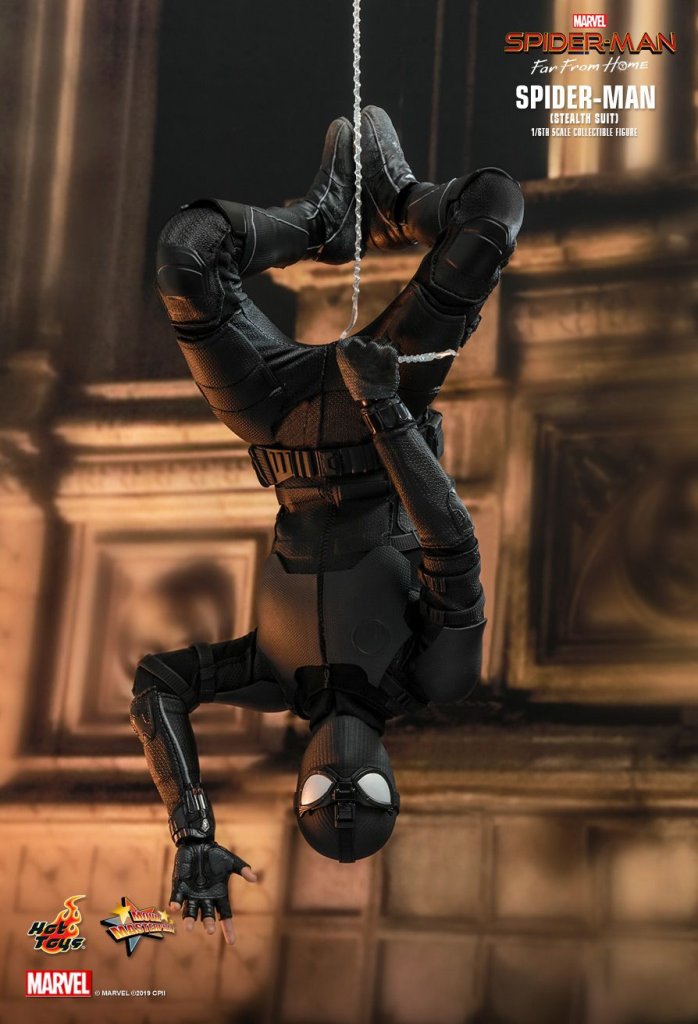 Фигурка Спайдермен Stealth Suit от Hot Toys 3.jpg