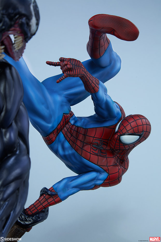 Купить Sideshow Marvel Comics – Spider-Man vs Venom Maquette (14).jpg
