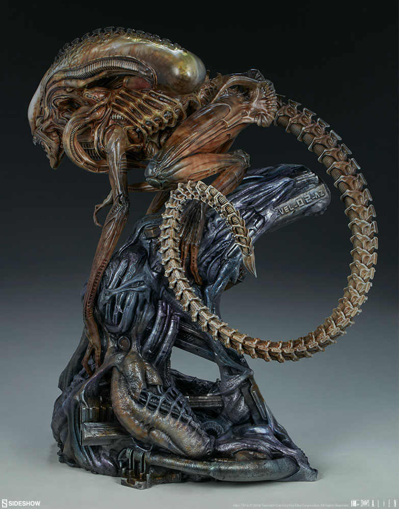 Alien-Warrio-Mythos-Statue-024.jpg