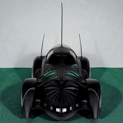 Модель Batmobile — McFarlane Toys Batman Forever and Alfred Vehicle Gold Label