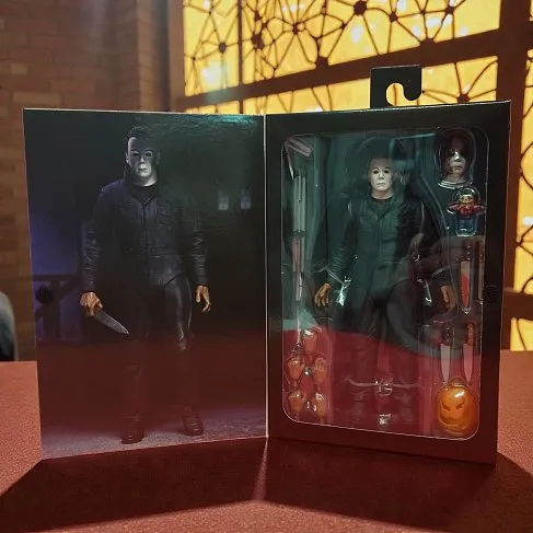 Фигурка Майкл Майерс — Neca Halloween Resurrection Michael Myers Ultimate