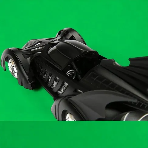 Модель Бэтмобиля — Batman Forever Diecast Model 1/24 Batmobile w figure