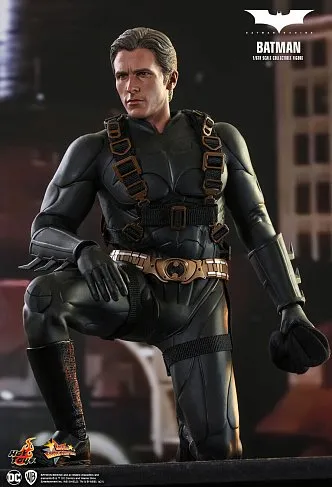 Фигурка Batman Exclusive — Hot Toys MMS595 Batman Begins 1/6