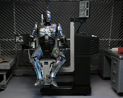 Фигурка Робокоп — Neca Robocop Ultimate Battle-Damaged w Chair