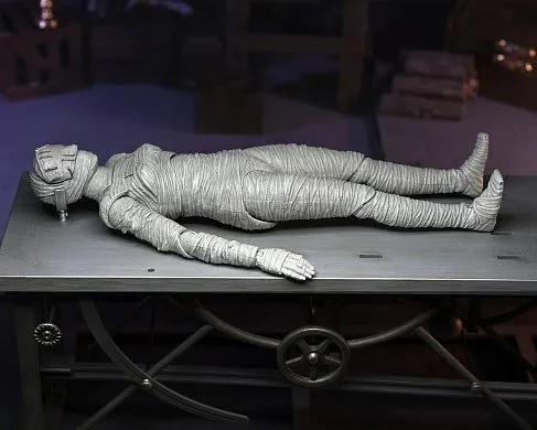 Фигурка Bride of Frankenstein — Neca Universal Monsters Ultimate Color