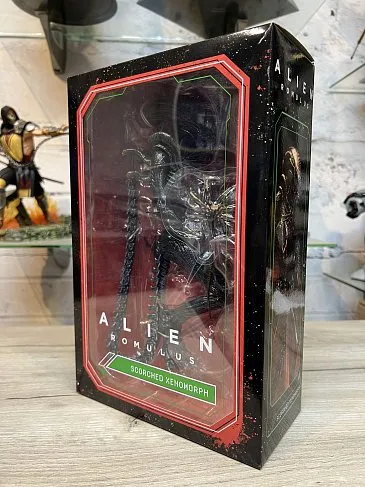 Фигурка Alien Romulus Scorched Xenomorph — Neca Ultimate Figure