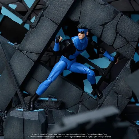 Фигурки Неуязвимый — Invincible With Kid Omni Man & Conquest Limited Action Figure Set