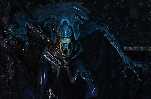 Фигурка Королева Чужих — Neca Aliens Xenomorph Queen Ultra Deluxe Boxed Figure