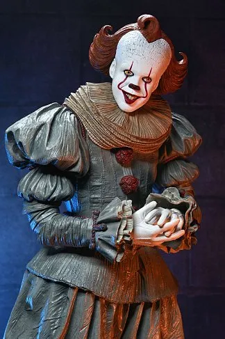 Фигурка Пеннивайз — Neca IT Welcome to Derry 1/4 Scale Pennywise Figure