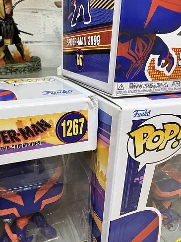 Фигурка Spider-Man 2099 — Glow-in-the-Dark Pop! Vinyl 1267 EE Exclusive BD