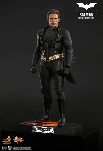 Фигурка Batman Exclusive — Hot Toys MMS595 Batman Begins 1/6