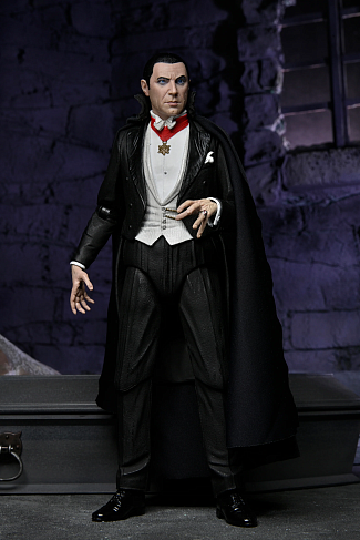 Фигурка Dracula Transylvania — Neca Universal Monsters Ultimate Color