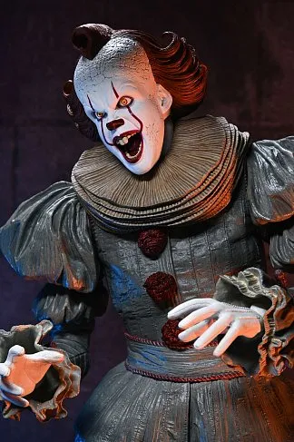 Фигурка Пеннивайз — Neca IT Welcome to Derry 1/4 Scale Pennywise Figure