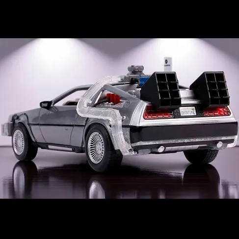 Модель ДеЛориан — Back to the Future 2 Die-Cast Time Machine 1/24