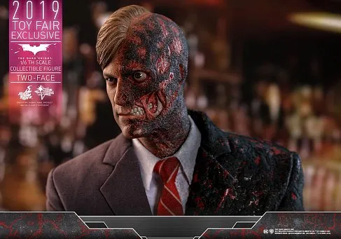 Фигурка Two Face — Hot Toys MMS546 The Dark Knight 1/6