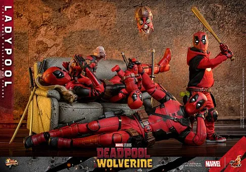 Фигурка Дэдпул — Hot Toys MMS747 Deadpool Wolverine Ladypool 1/6