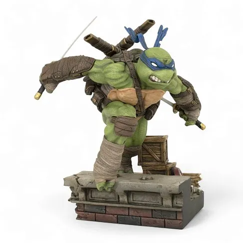 Фигурка Leonardo — TMNT Gallery PVC Figure