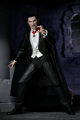 Фигурка Dracula Transylvania — Neca Universal Monsters Ultimate Color