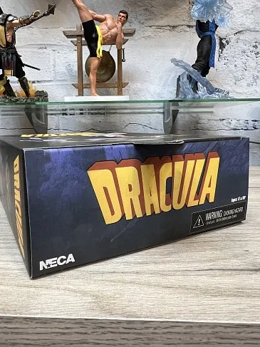 Фигурка Dracula Transylvania — Neca Universal Monsters Ultimate Color BD