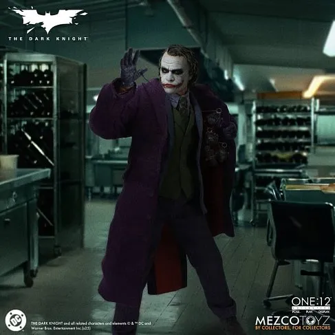 Фигурка Dark Knight Joker — Mezco One 12 Collective