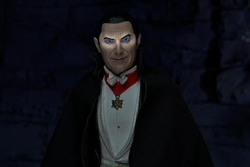 Фигурка Dracula Transylvania — Neca Universal Monsters Ultimate Color