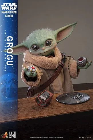 Фигурка Грогу 38 см — Hot Toys LMS016: The Mandalorian and Grogu 1/1