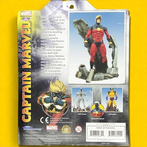 Фигурка Captain Marvel — Marvel Select Classic