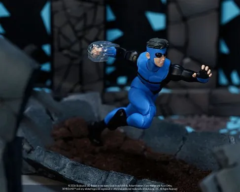 Фигурки Неуязвимый — Invincible With Kid Omni Man & Conquest Limited Action Figure Set