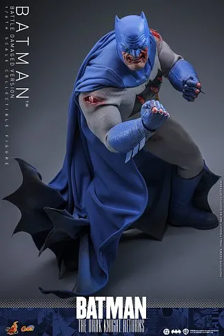 Фигурка Batman Battle Damaged Version — Hot Toys CMS031 Dark Knight Returns 1/6