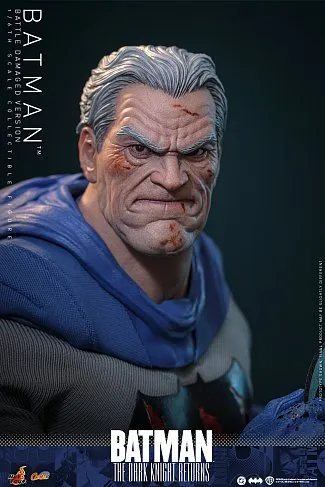 Фигурка Batman Battle Damaged Version — Hot Toys CMS031 Dark Knight Returns 1/6