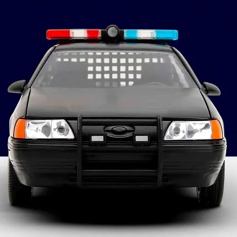 Модель Ford Taurus — 1:24 Die-Cast Metal Vehicle w Figure Robocop 1987