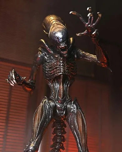 Фигурка Alien Romulus Scorched Xenomorph — Neca Ultimate Figure