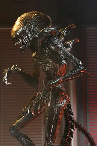 Фигурка Alien Romulus Scorched Xenomorph — Neca Ultimate Figure