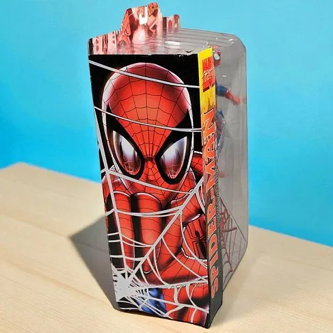 Фигурка Человека-Паука — Marvel Select Spider-Man with Crushed Car Base