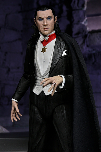 Фигурка Dracula Transylvania — Neca Universal Monsters Ultimate Color