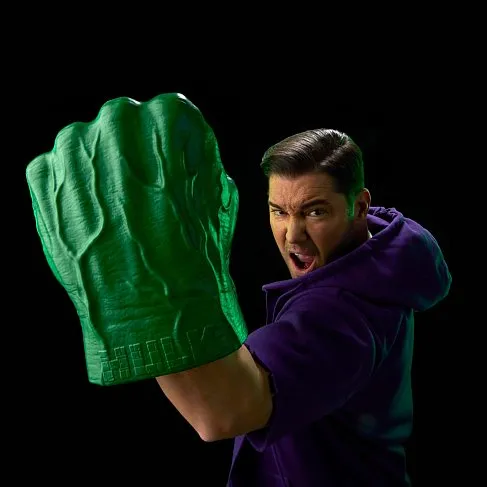 Кулаки Халка — Hasbro Marvel Legends Incredible Hulk Electronic Fists