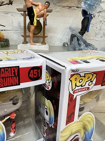 Фигурка Harley Quinn with Bat — Funko Pop! Vinyl 451 BD